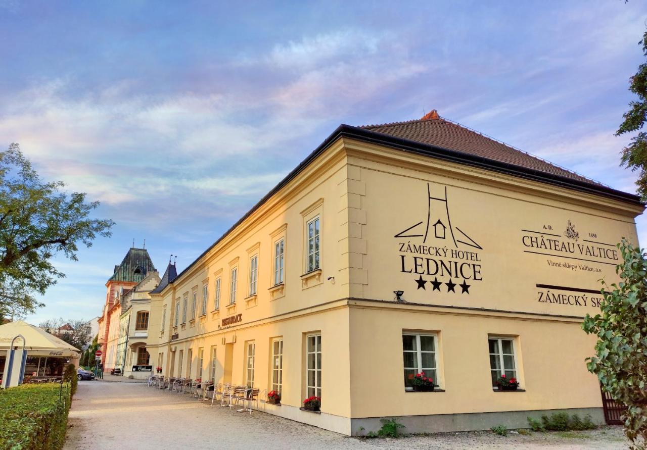 Zamecky Hotel Lednice Buitenkant foto
